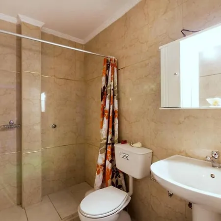 Boundos By The * Barbati